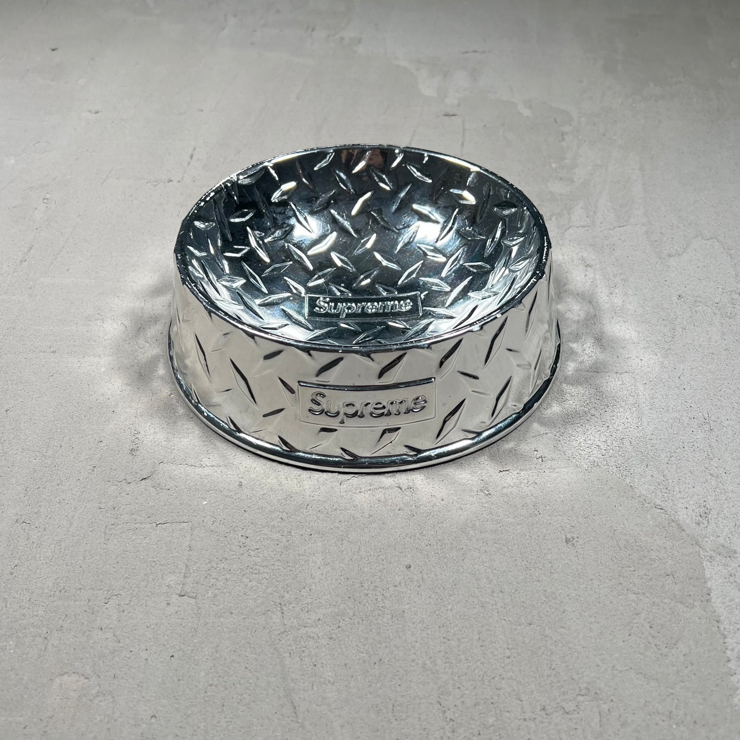 Supreme Silver Diamond Plate Dog Bowl USED x16271