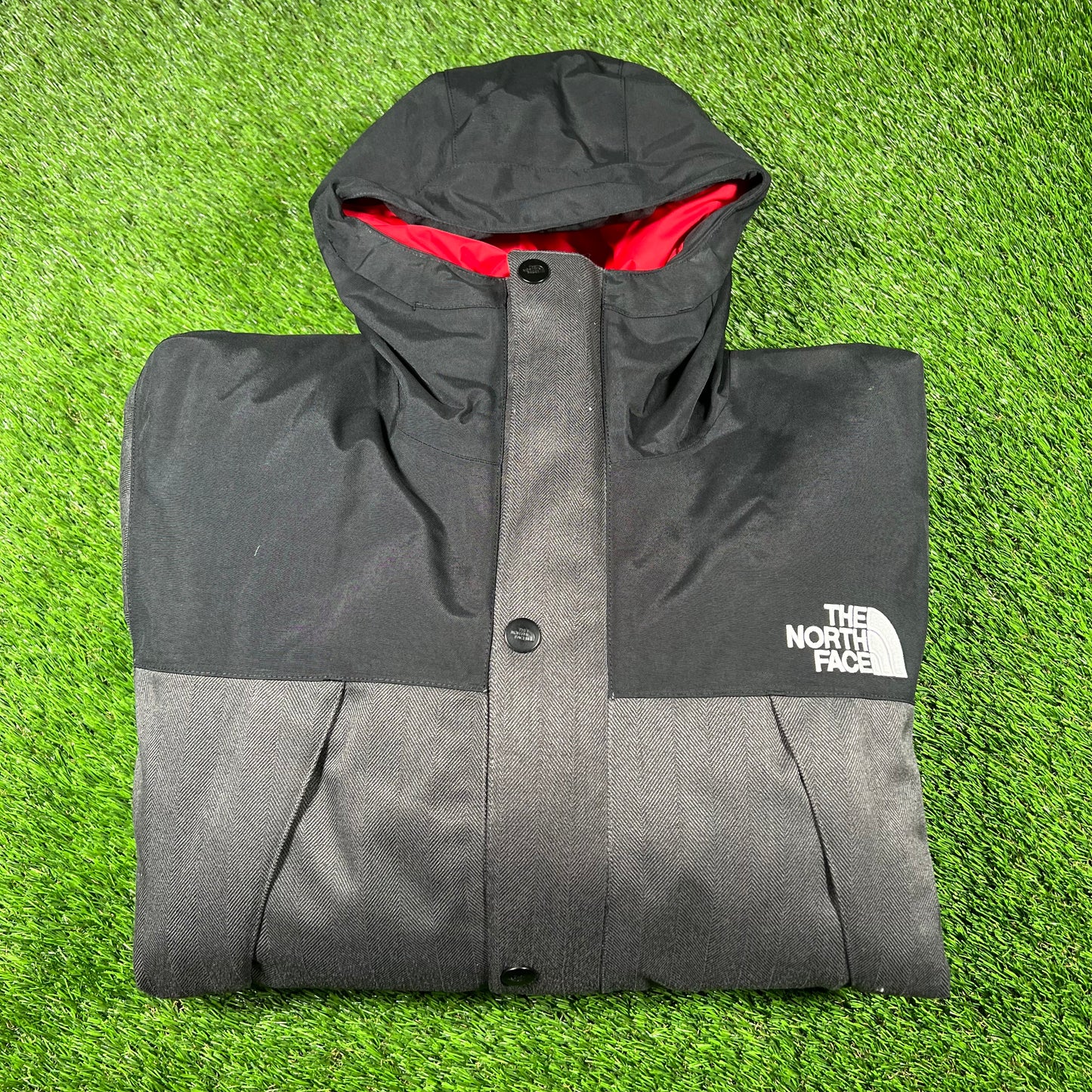 North Face Hyvent Grey Plaid / Black Jacket Size XL USED v16905