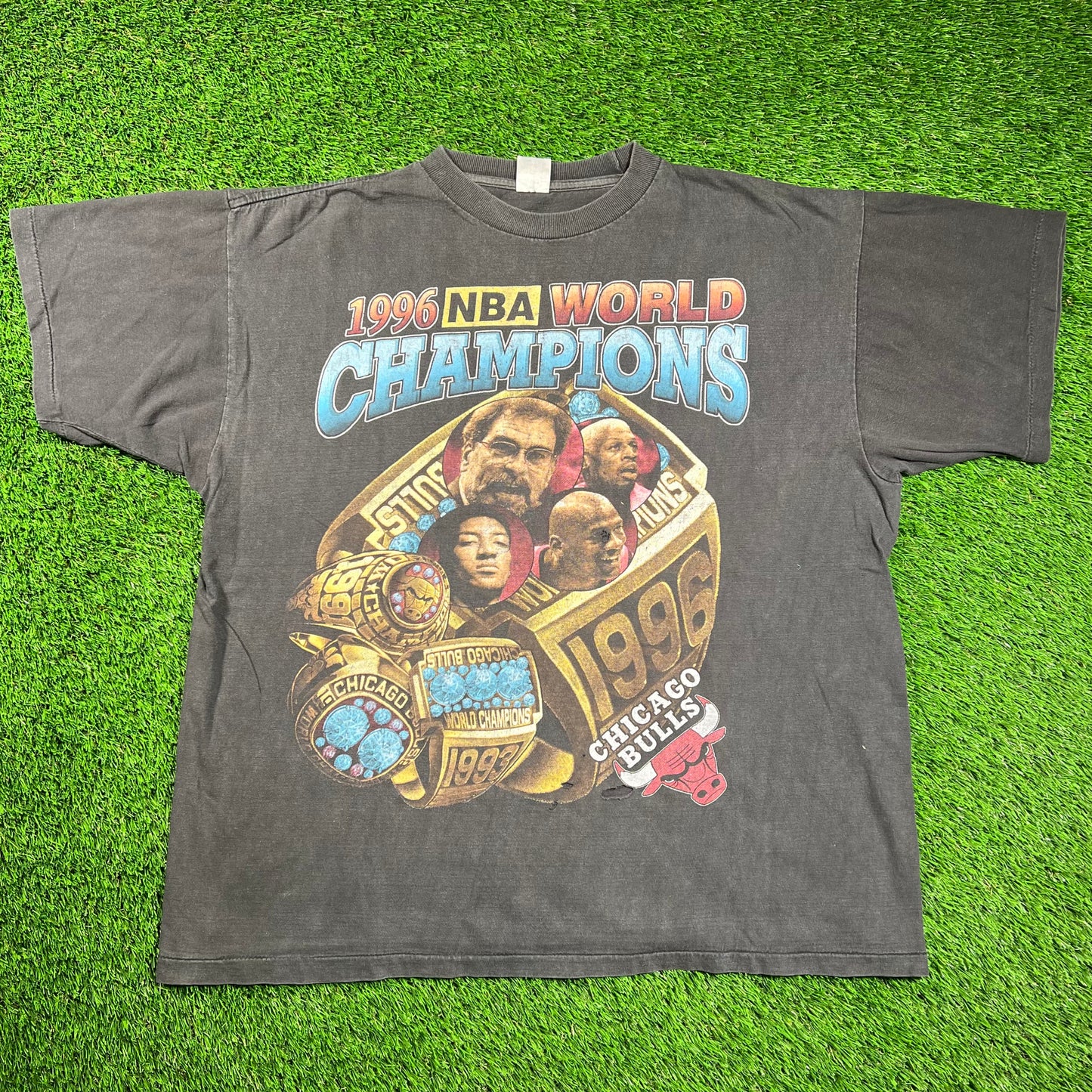 1996 "World Champions" Chicago Bulls Black Rap Tee Size XXL USED v18516