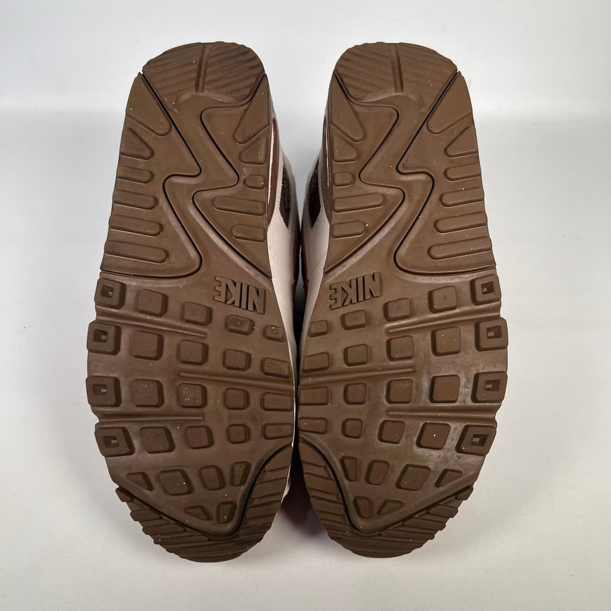 Nike Air Max 90 Bacon (2021) Size 7.5 USED s23754