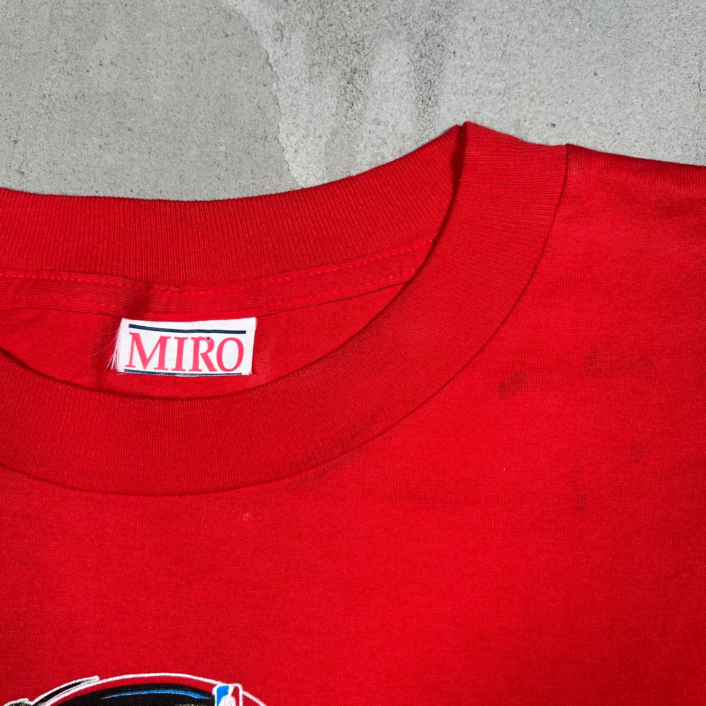 1996 Chicago Bulls NBA Champs Miro Tag Red Tee Size XL USED v16732