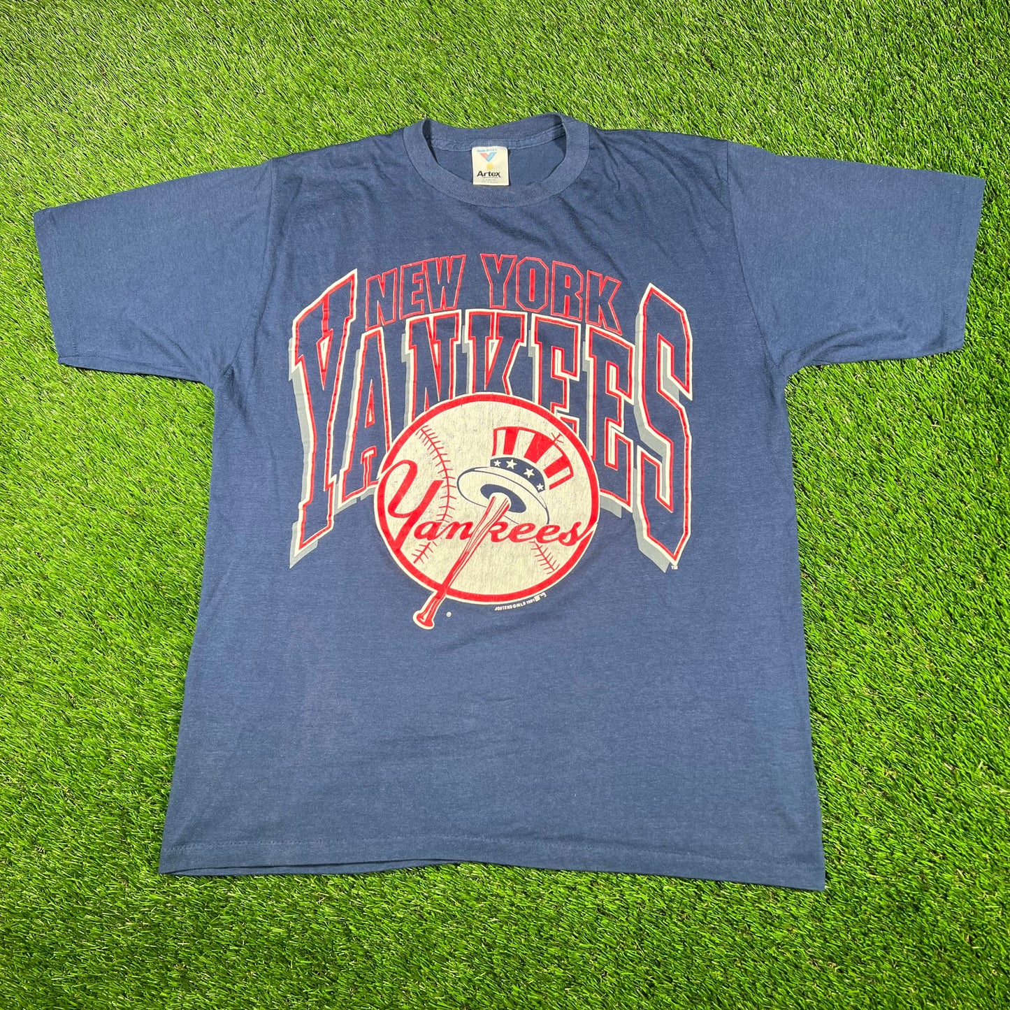 1991 New York Yankees Spellout Classic Logo Navy Tee Size Large USED v16980