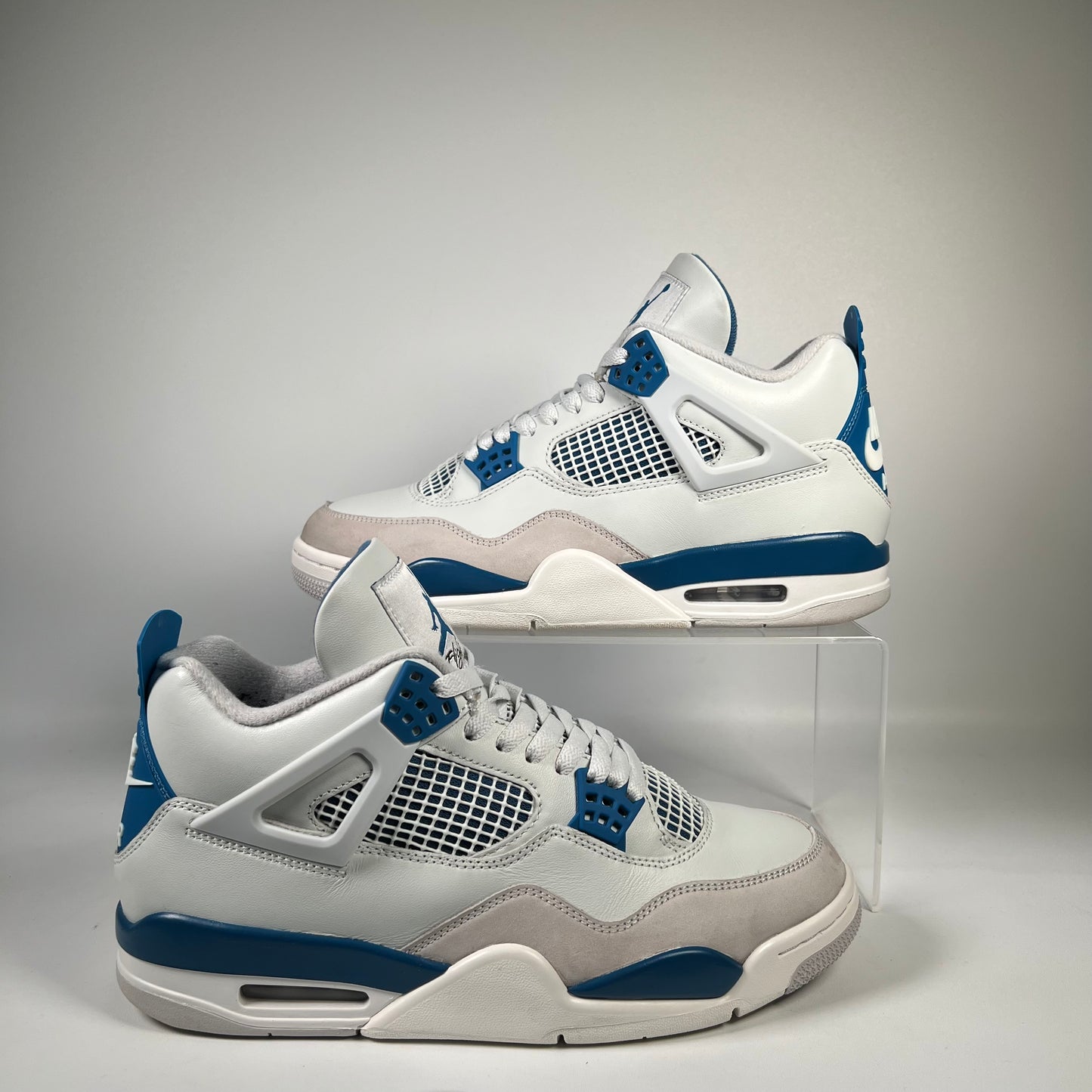 Jordan 4 Military Blue (2024) Size 9 USED s20178