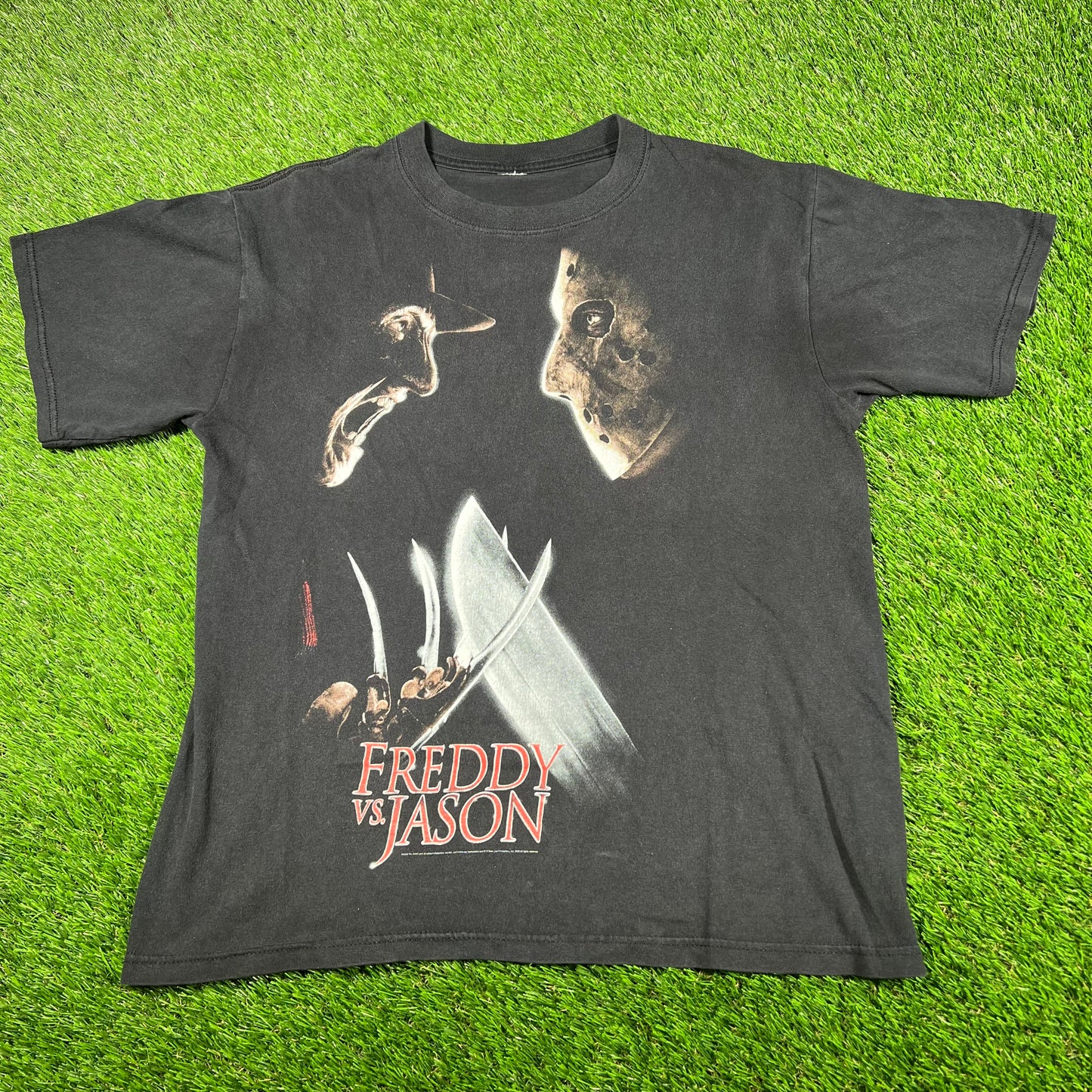 Y2K Freddy Vs Jason Black Tee Size Medium USED v16945