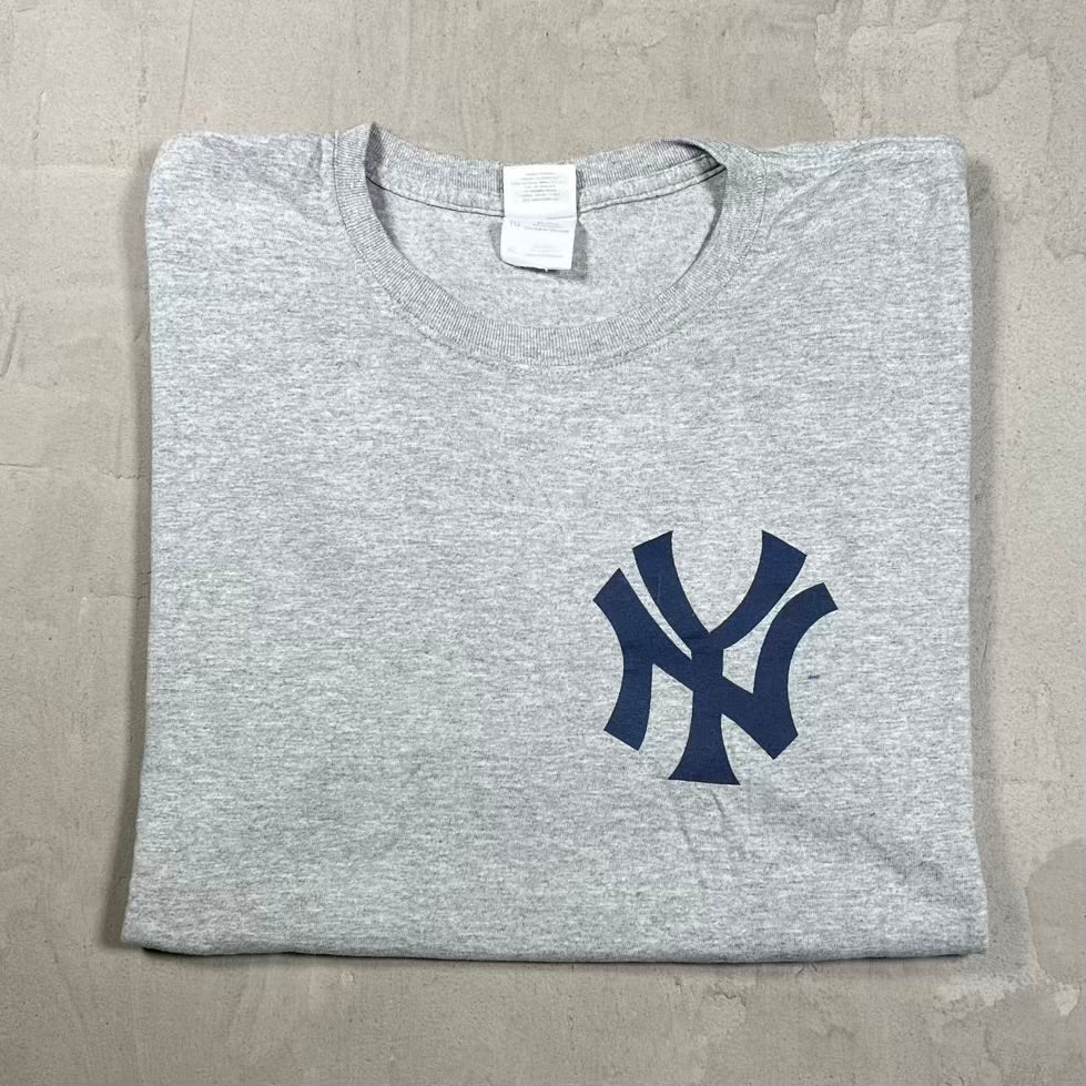 Yankees Retired Numbers Grey Tee Size XL USED v20268