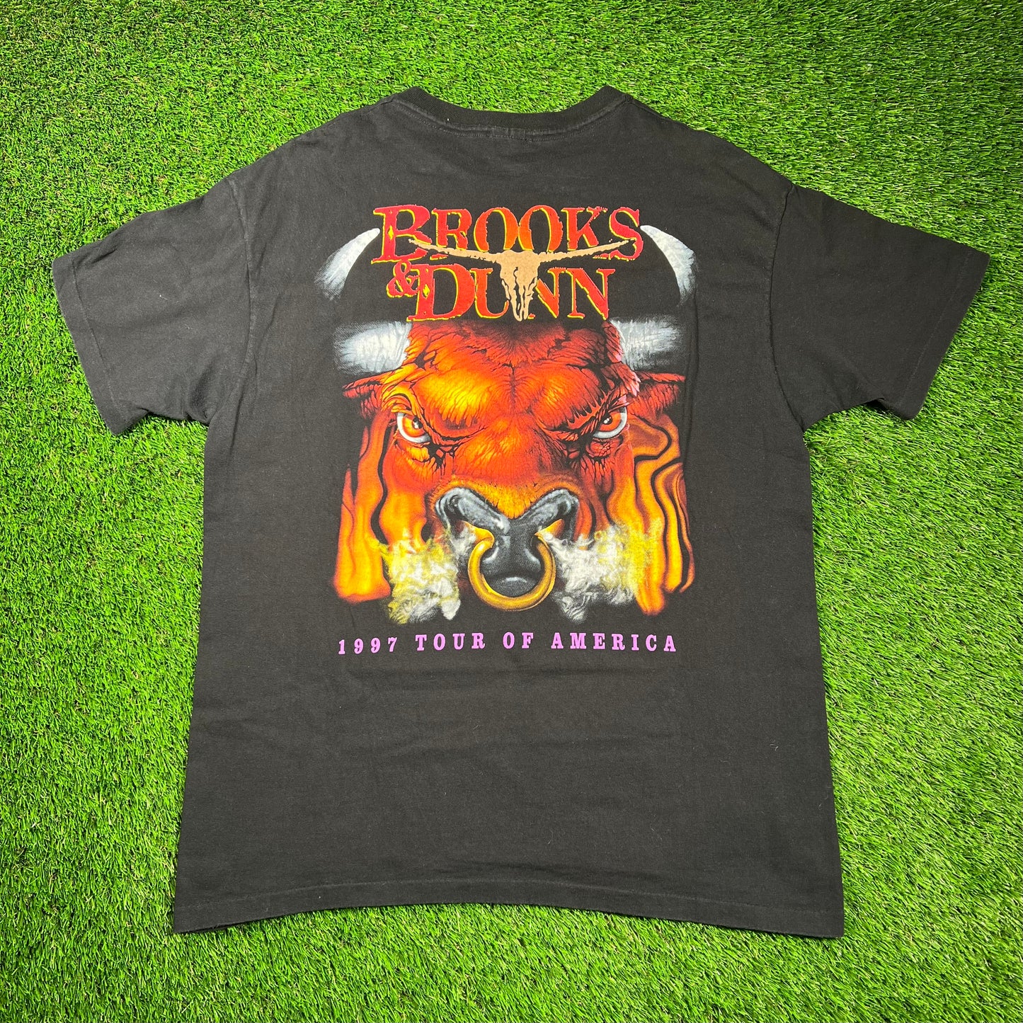 1997 Brooks and Dunn Tour of Fame Black Tee Size XL USED v18609