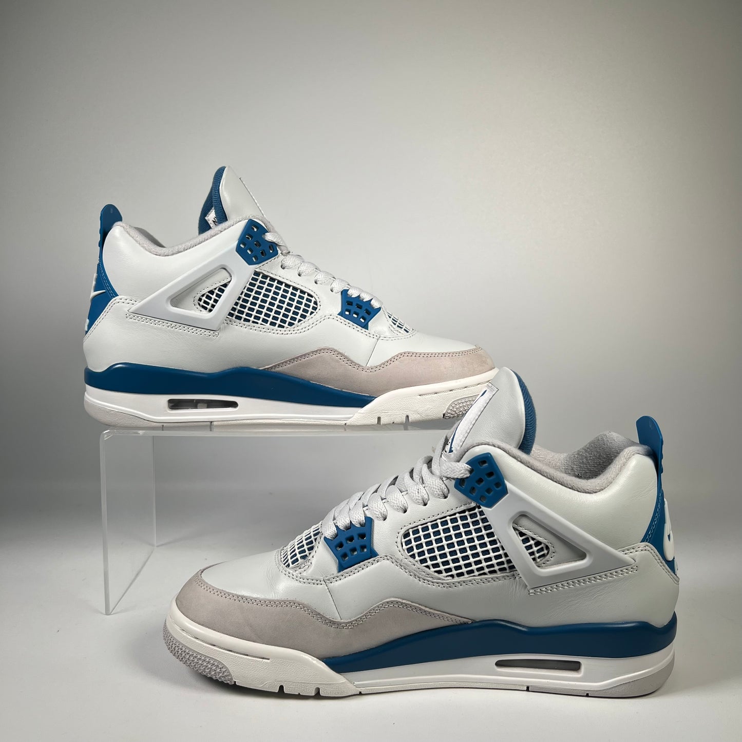 Jordan 4 Military Blue (2024) Size 9 USED s20178