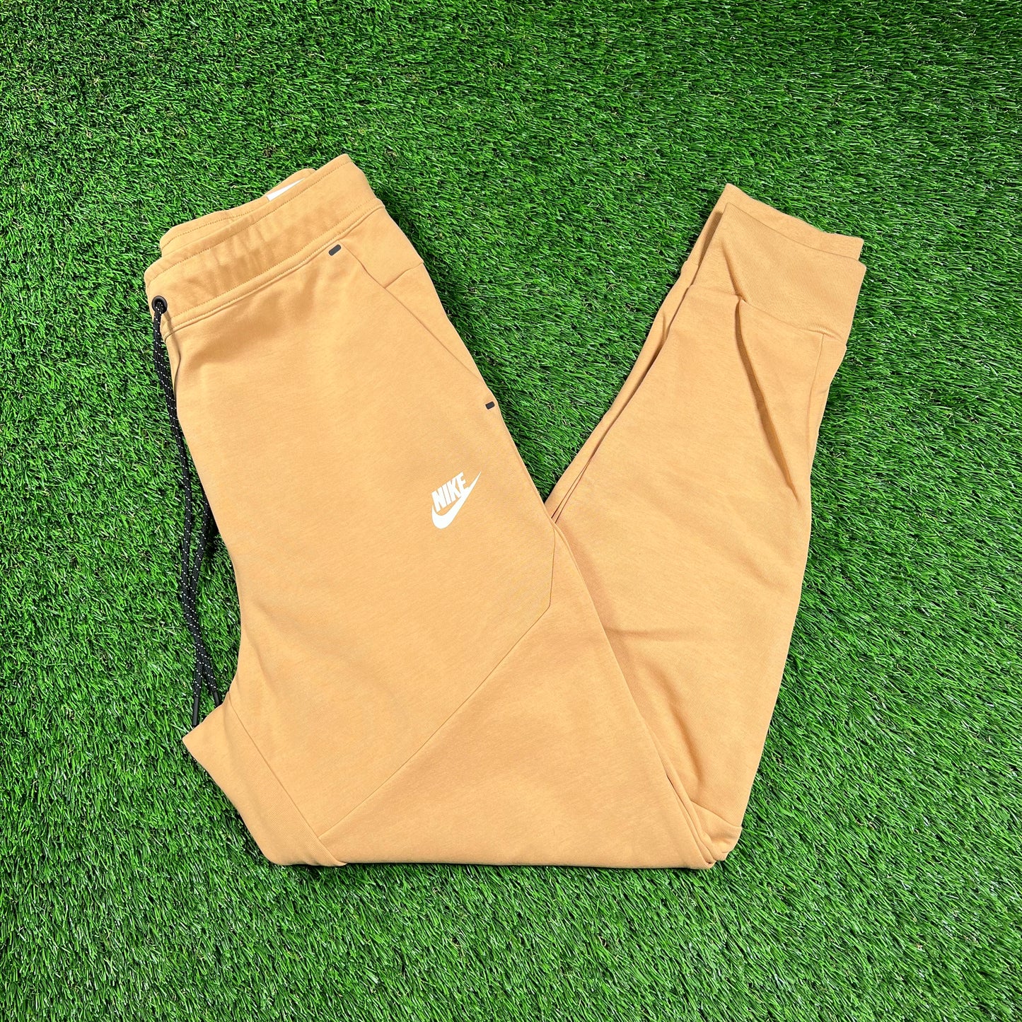Nike Tech Fleece Pants Peach Size Medium NEW v18556