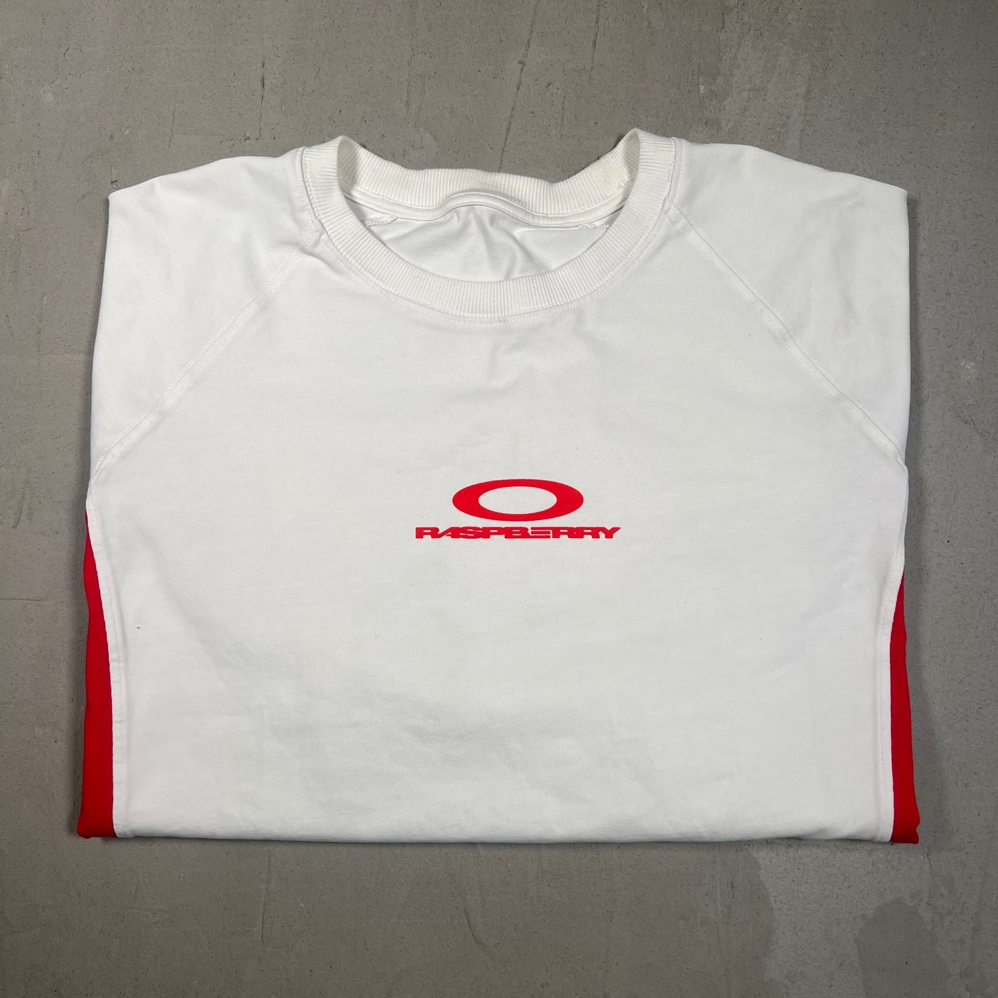 GV Gallery Raspberry Hills White/Red Colorblock Tee Size XL USED x17488