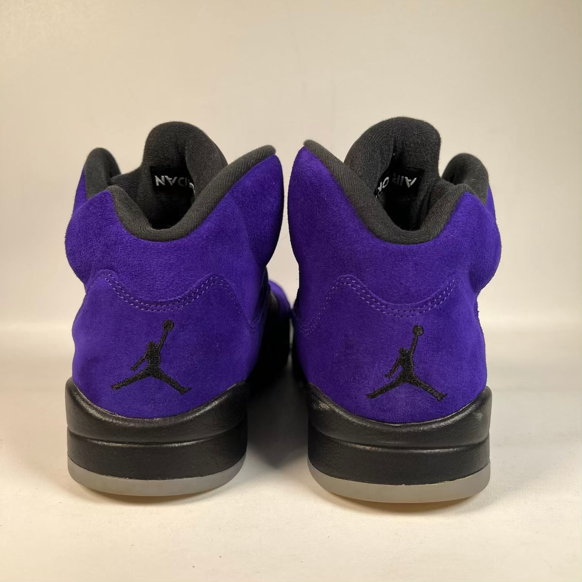 Jordan 5 Alternate Grape (2020) Size 9.5 USED s23653
