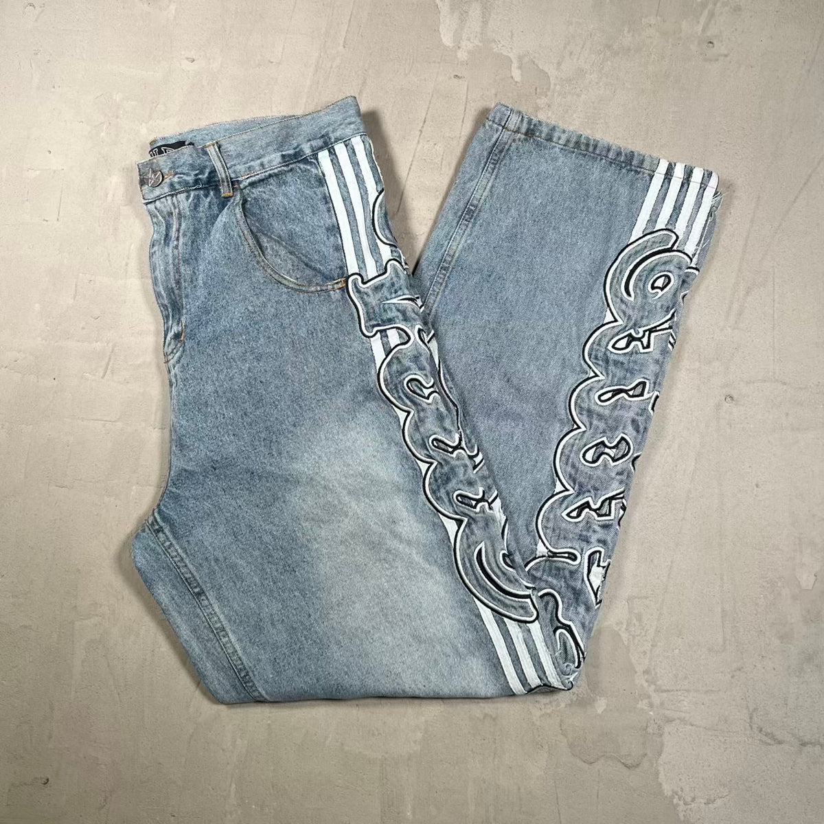 Vale Stone Washed Blue Insignia Blue Jeans Size 34 USED x18926