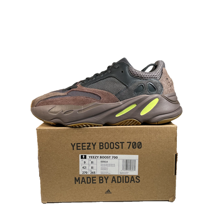Yeezy 700 Mauve (2018) Size 9 USED s22778