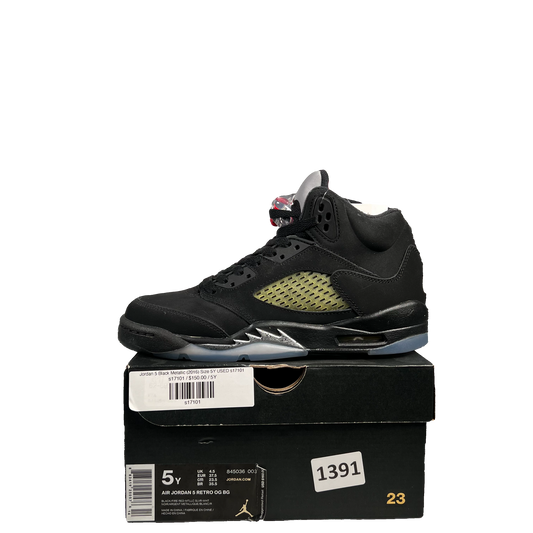 Jordan 5 Black Metallic (2016) Size 5Y USED s17101