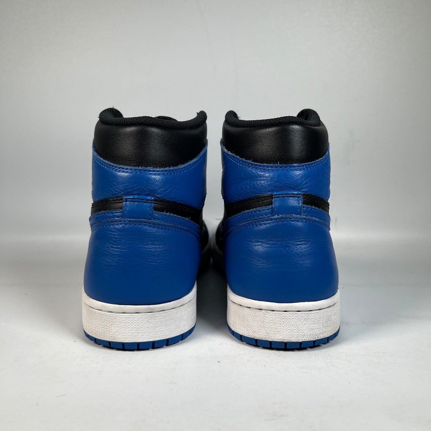 Jordan 1 Royal (2017) Size 8.5 USED s22068