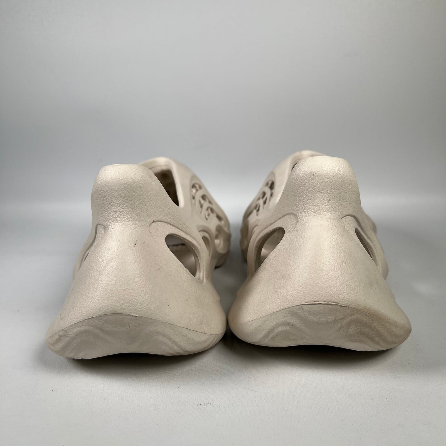 Yeezy Foam Runner Ararat (2020) Size 8 USED s19046