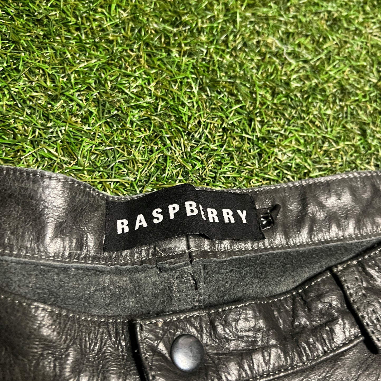 GV Gallery Raspberry Hills Washed Black Leather Shorts Size XL USED x13936