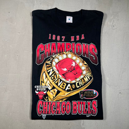 1997 Chicago Bulls NBA Finals Gold Ring Black Tee Size XL USED v16724