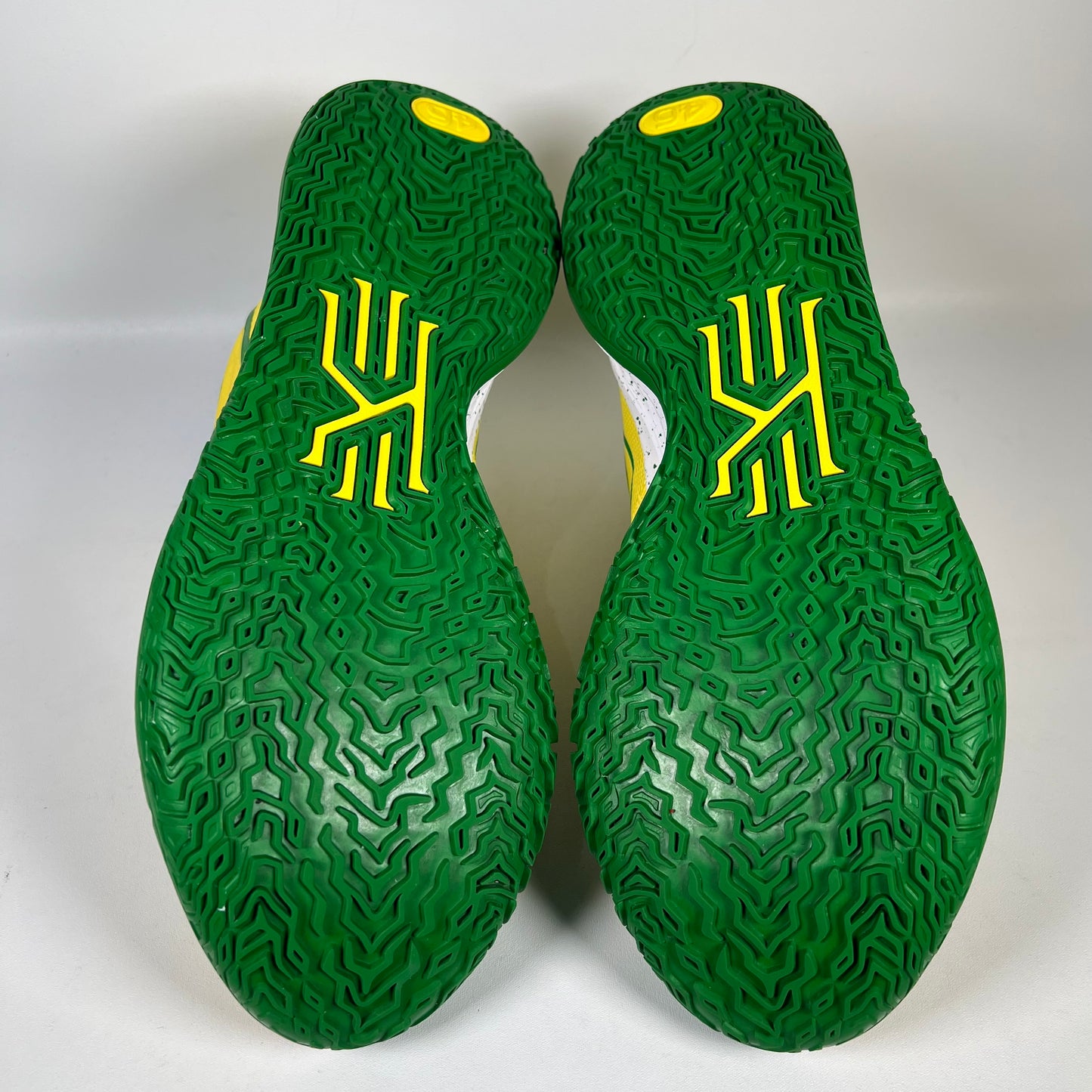 Nike Kyrie 7 Oregon Ducks Yellow Strike PE Size 12 USED s17073
