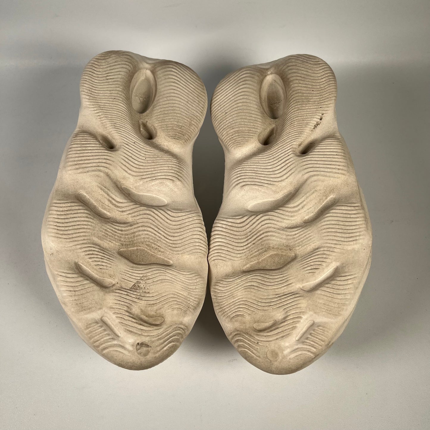 Yeezy Foam Runner Ararat (2020) Size 8 USED s19046