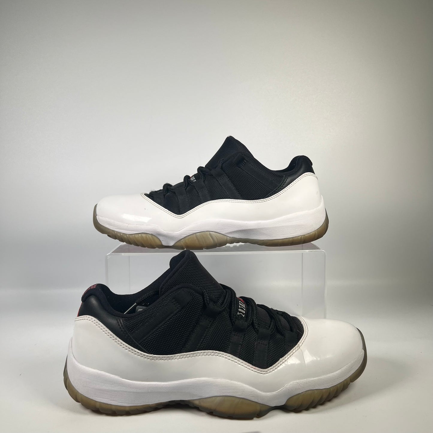 Jordan 11 Low Tuxedo (2013) Size 9.5 USED s19842