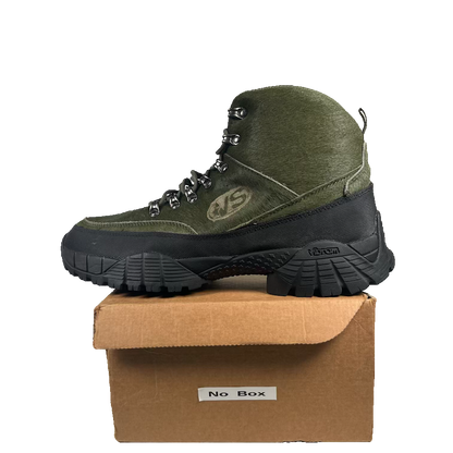 Vale Forever Grinch Hikers Size 12 USED s23809