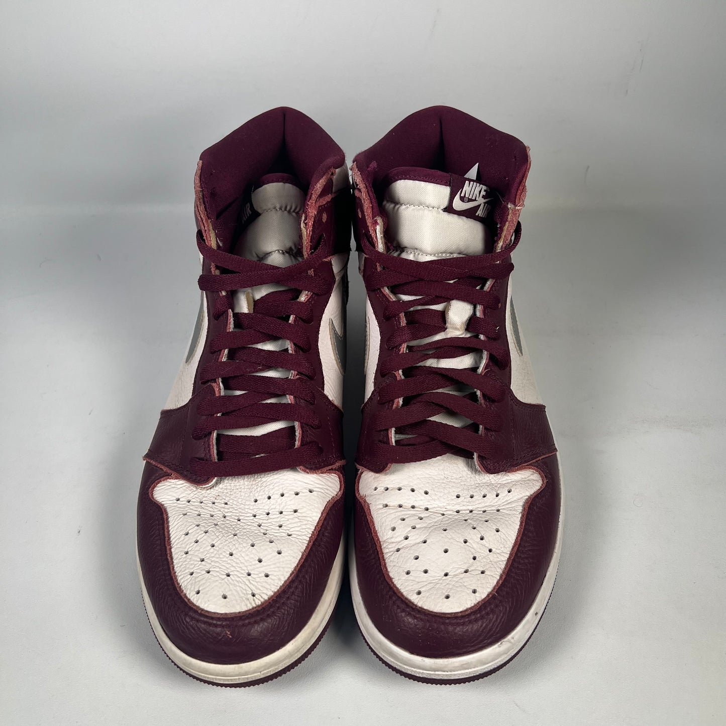 Jordan 1 Bordeaux Size 10 USED s17302