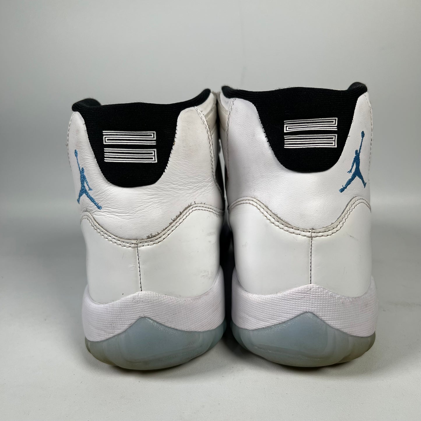 Jordan 11 Legend Blue (2024) Size 8.5 USED s20167
