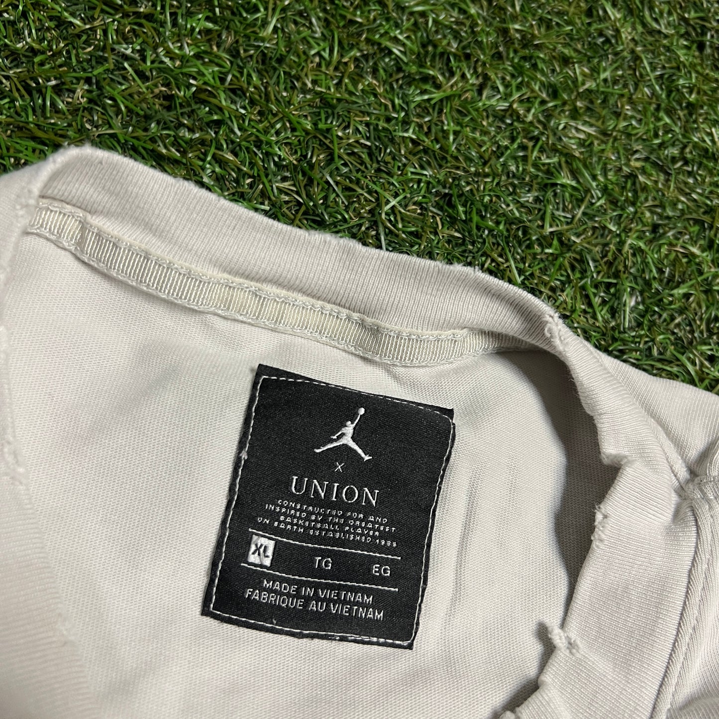 Jordan X Union Halo Flight White Tee Size XL USED x13534