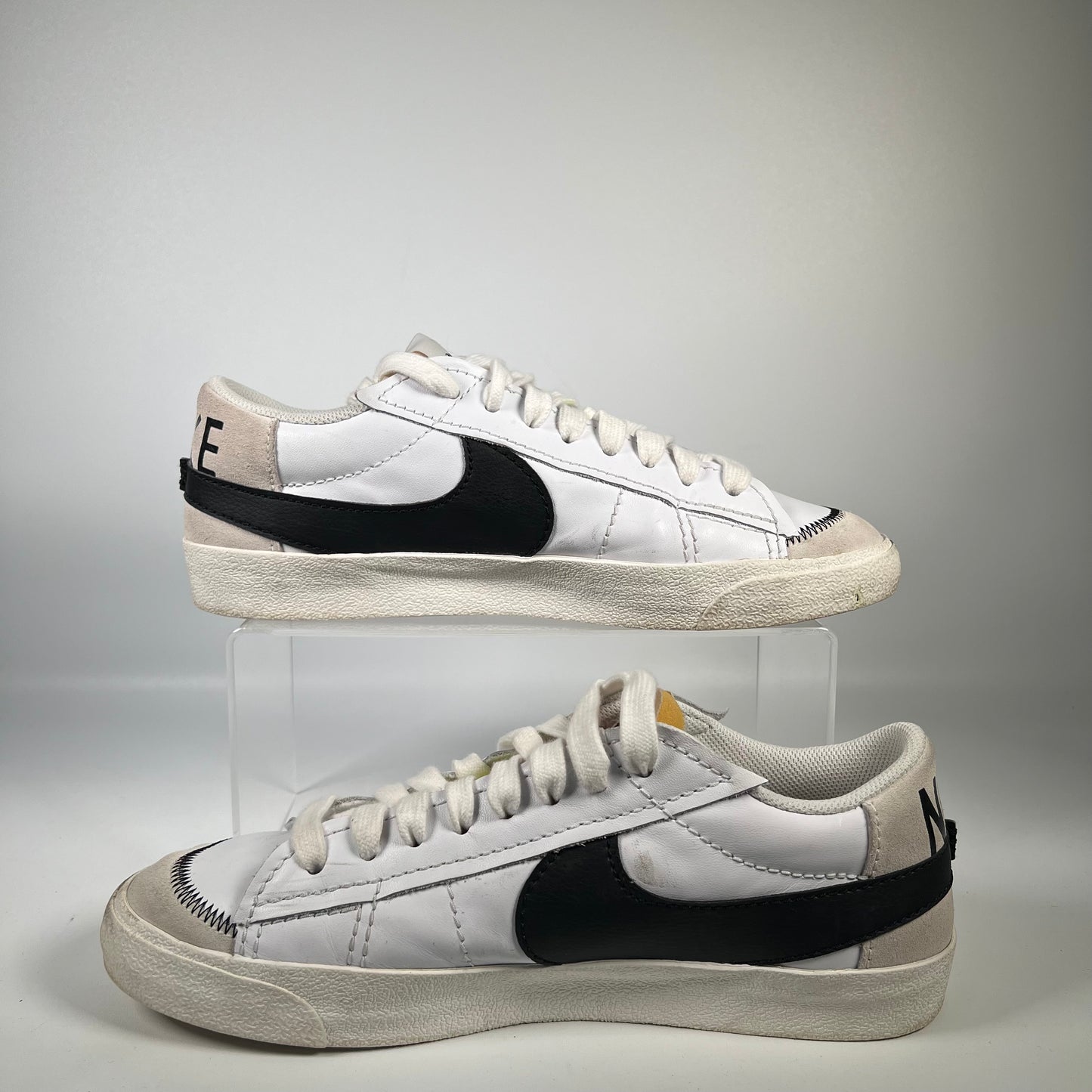 Nike Blazer Low Jumbo White Black (2022) Size 10.5M/12W USED s18506
