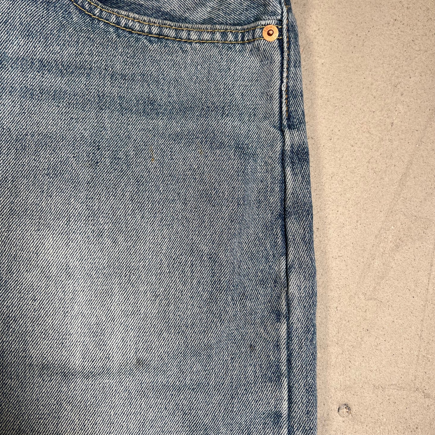 Levis 569 Straight Leg Jorts Size 33 USED v19573