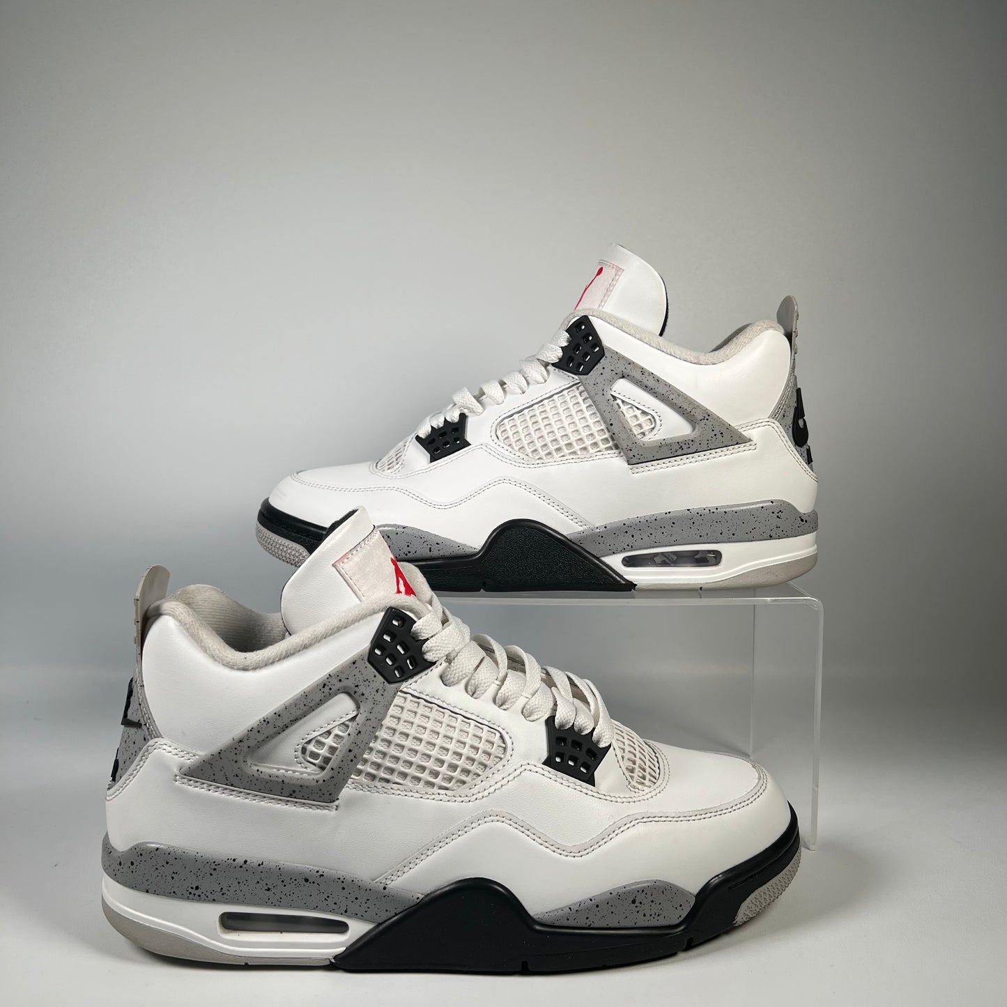 Jordan 4 White Cement (2025) Size 10 USED s19688