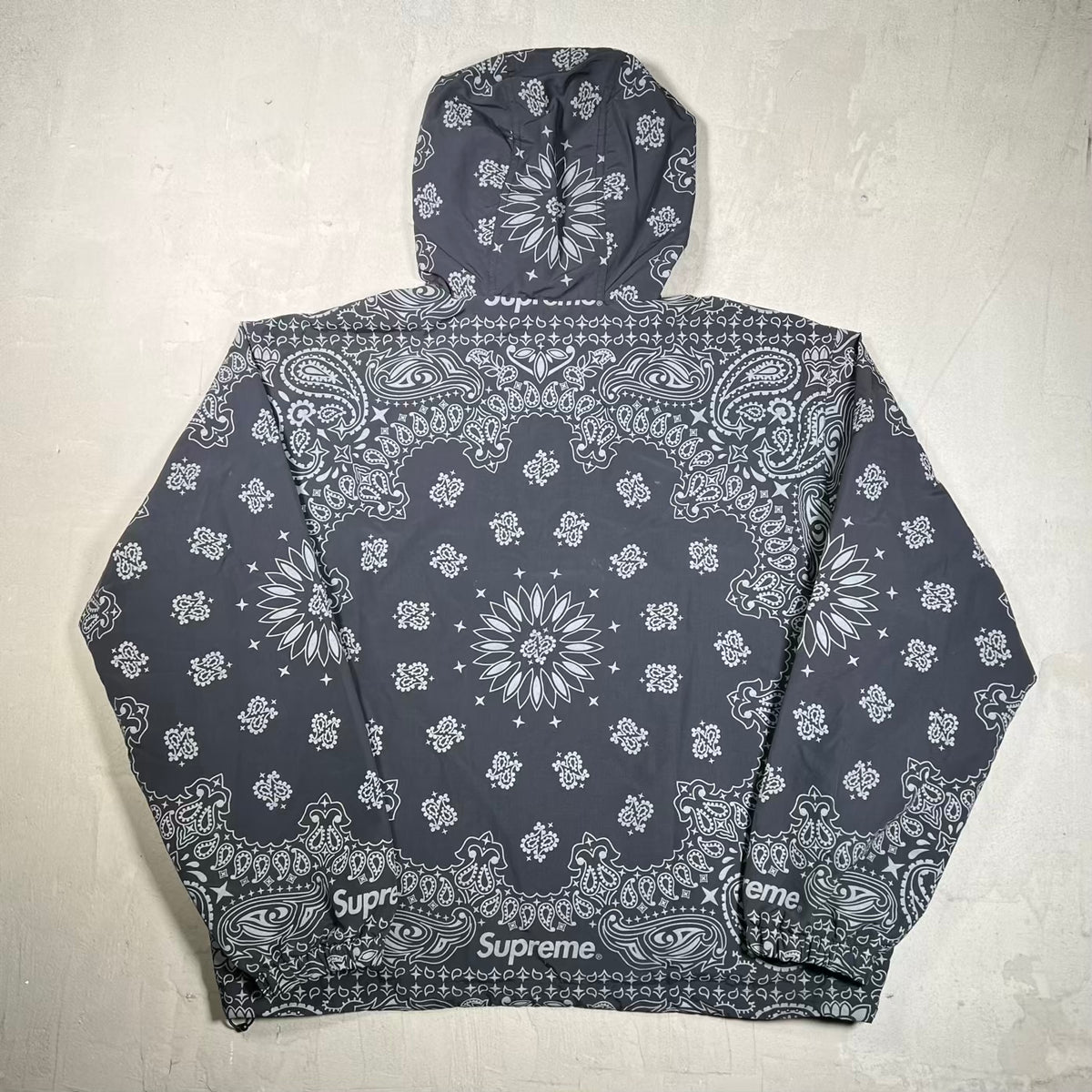 Supreme Reflective Bandana Anorak Black Pullover (2026) Size Medium USED x18847