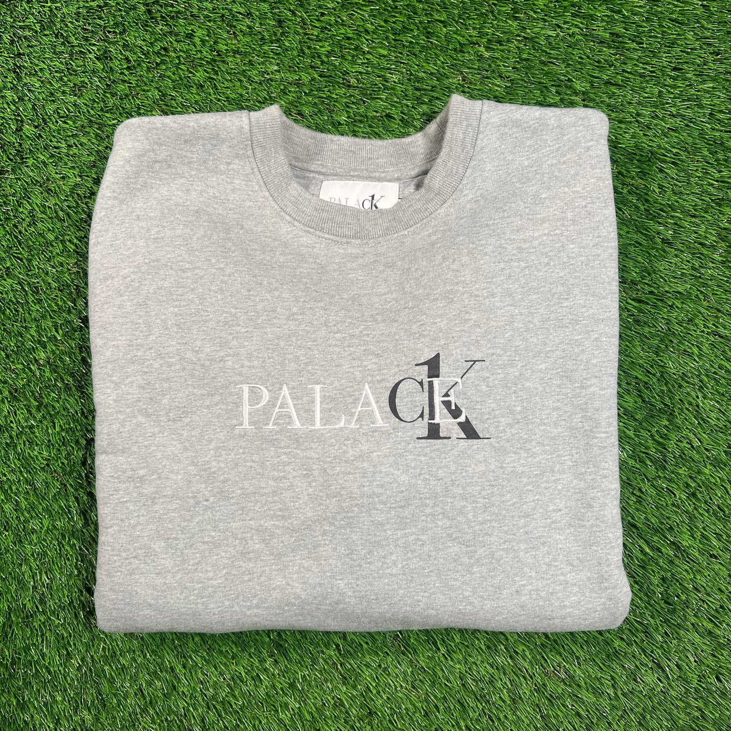 Palace Calvin Klein Grey Crewneck Size Medium USED x16329