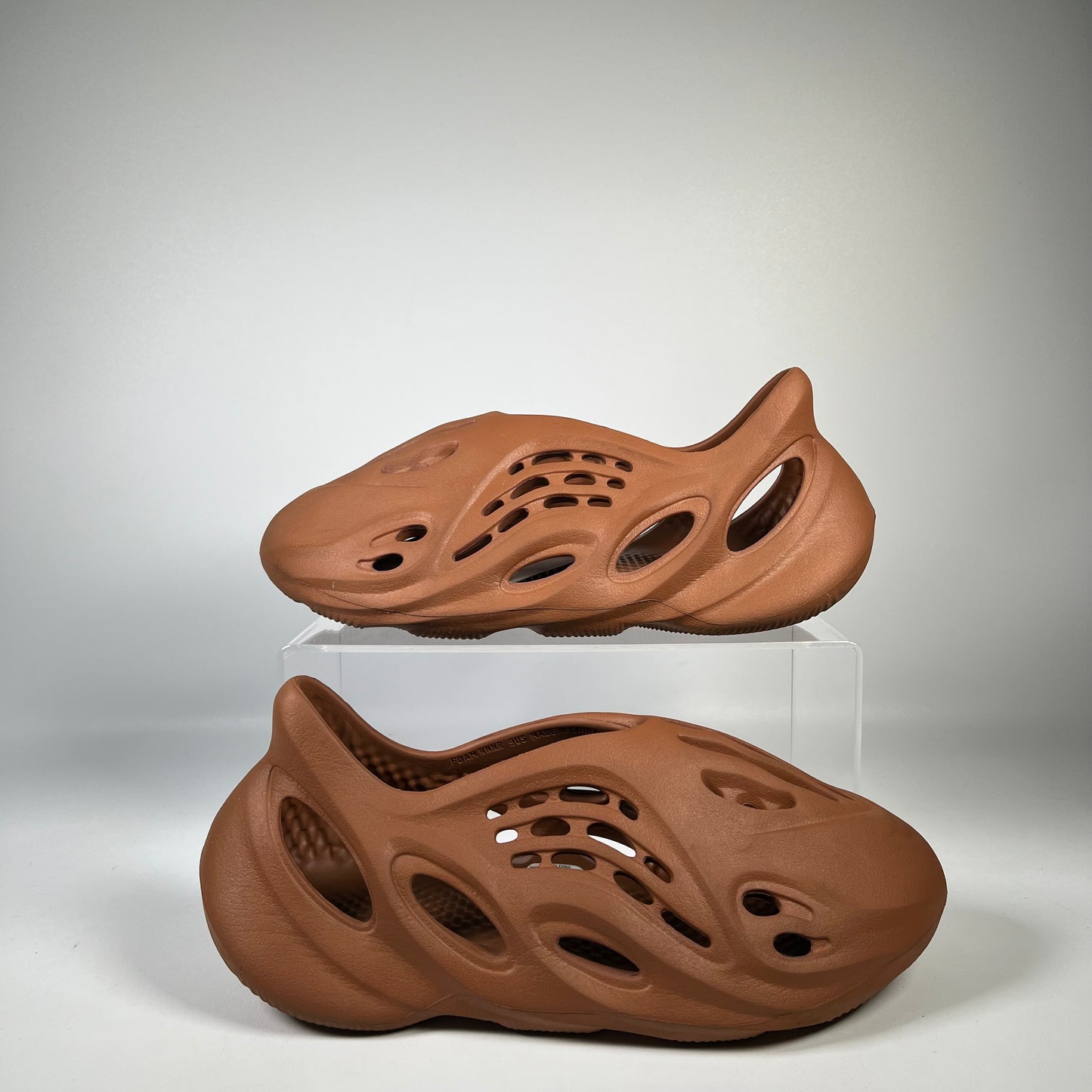 Yeezy Foam Runner Clay Red (2023) Size 9 USED s20063