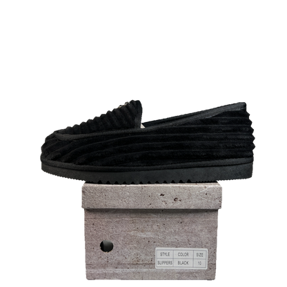 GV Gallery Raspberry Hills Deebo Black House Slippers (2026) Size 10 NEW s23408