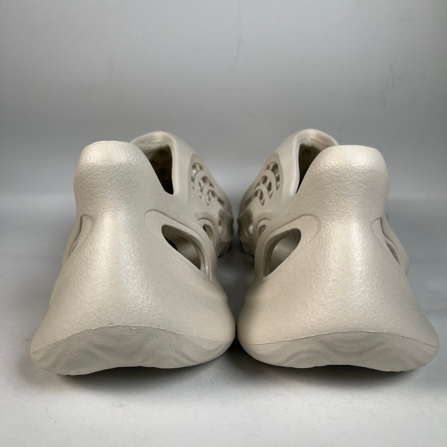 Yeezy Foam RNNR Ararat (2020) Size 9 NEW S21513