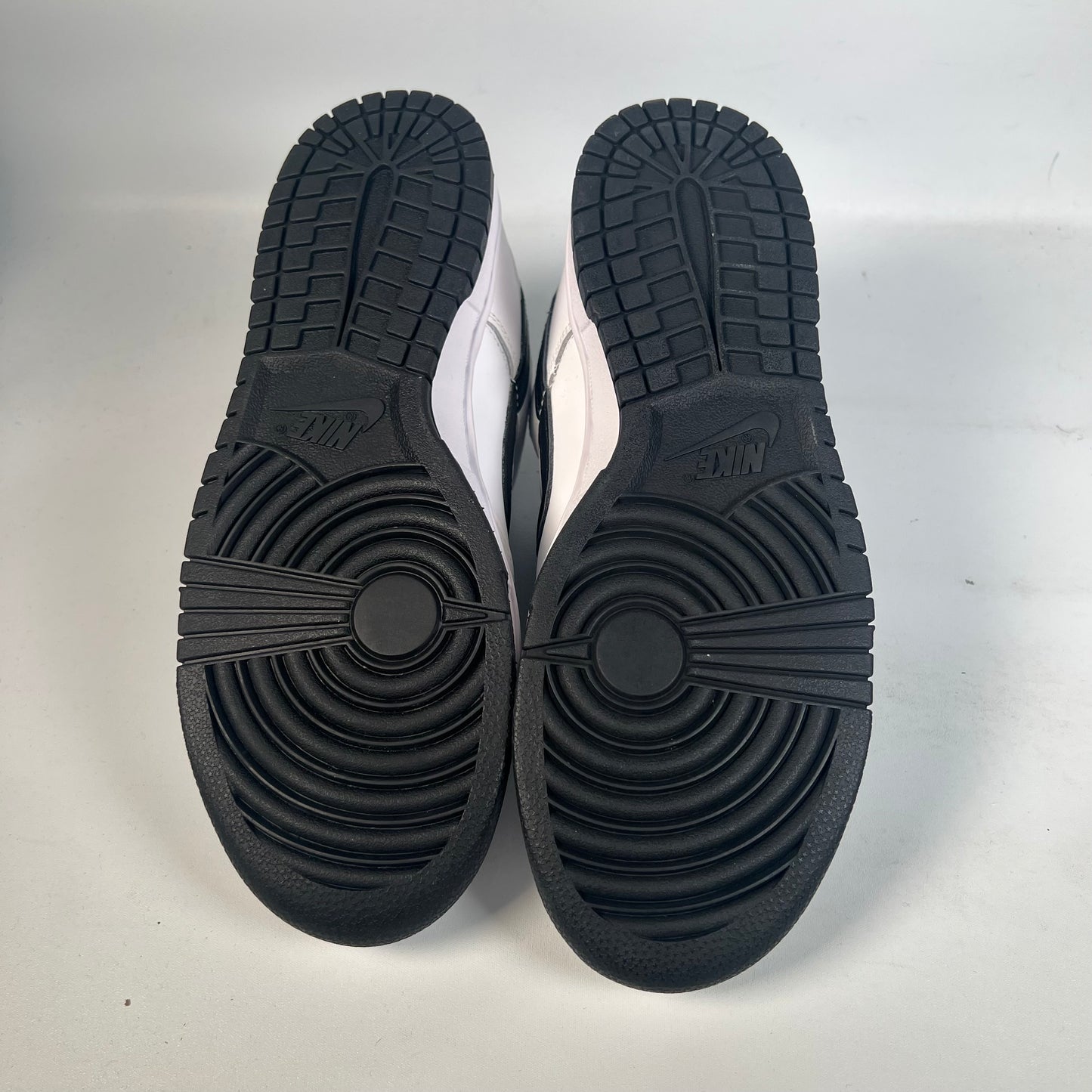 Nike Dunk Low White Black (2022) Size 8M/9.5W s22026