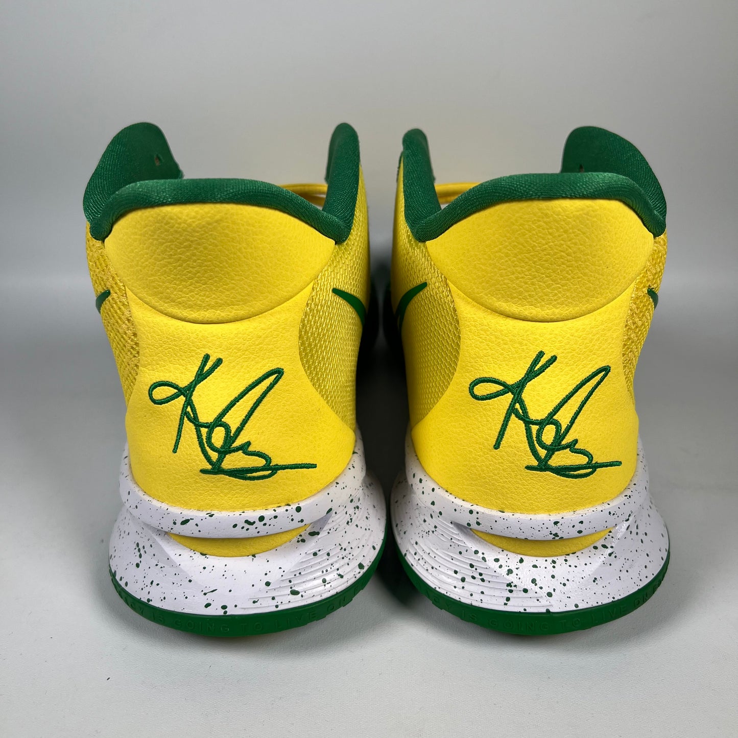 Nike Kyrie 7 Oregon Ducks Yellow Strike PE Size 12 USED s17073