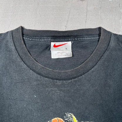 Nike BasketBall Dunking Man Black Tee Size Large USED v19112