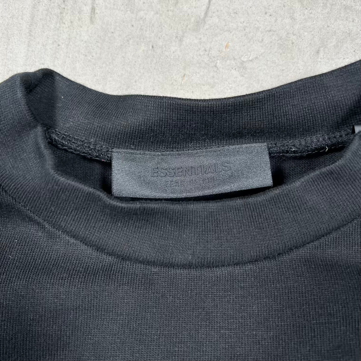 Essentials Fear of God FOG Black Monochromatic Tee Size Medium USED x18649