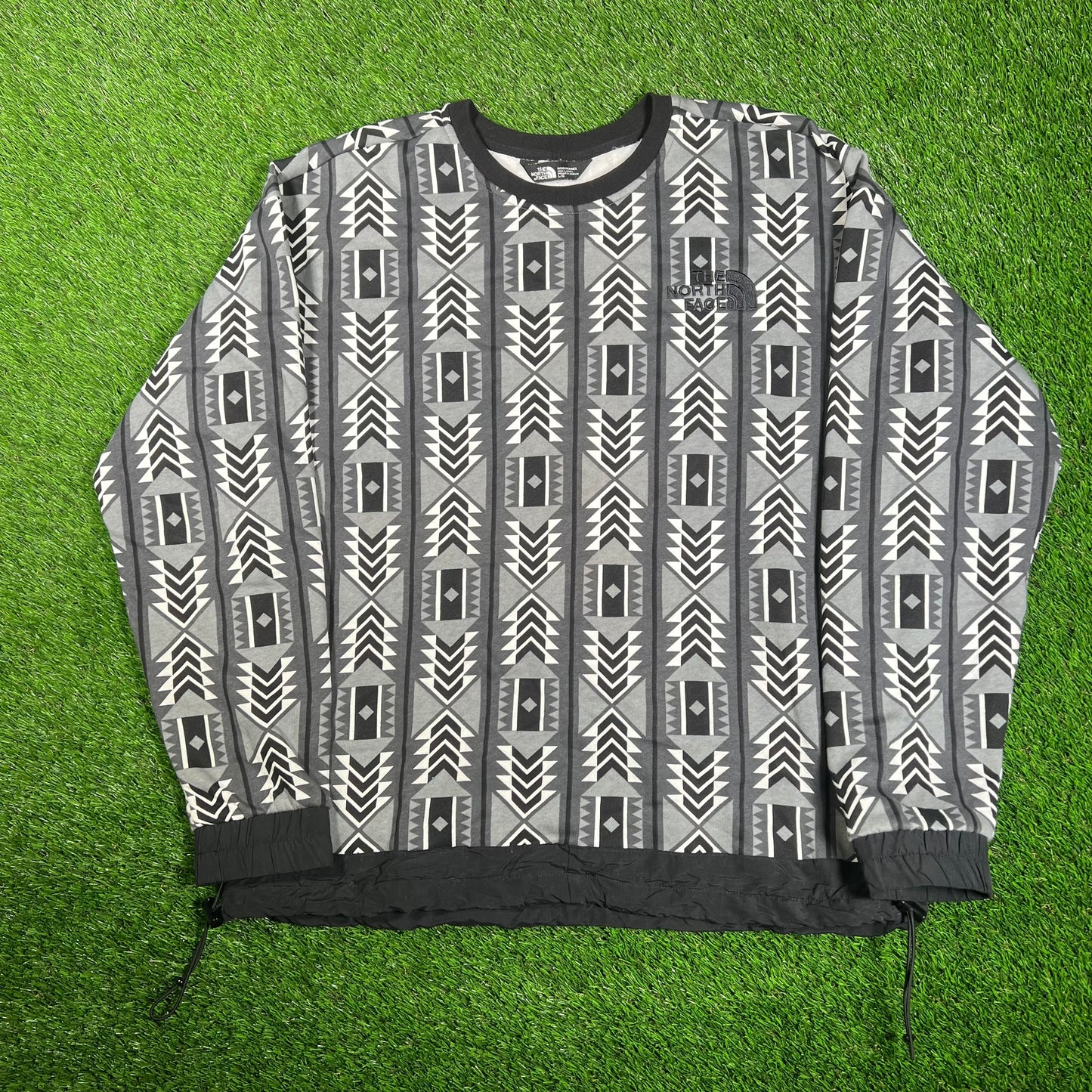 North Face Black/Grey Southwestern Crewneck Size Large USED v17978