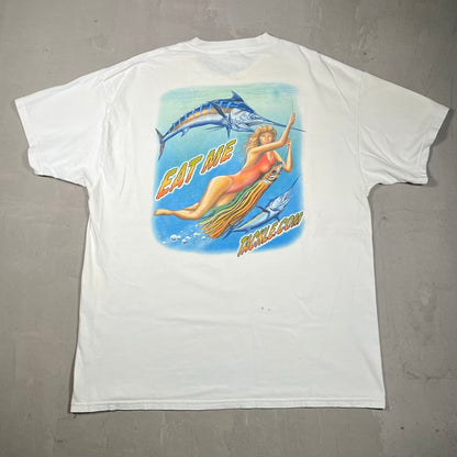 Y2K Eat Me Fishing Lady Tackle com White Tee Size XL USED v20289