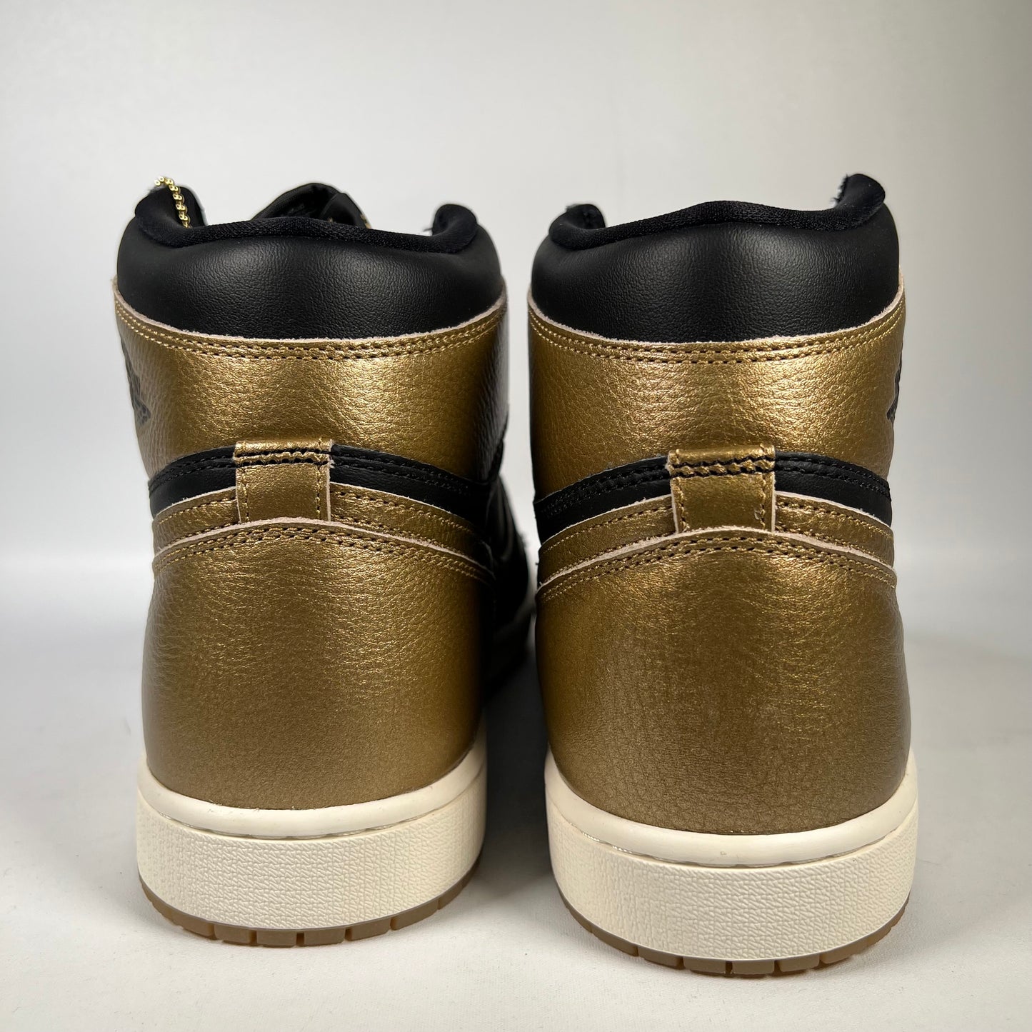 Jordan 1 High Black Metallic Gold (2024) Size 13 NEW s20503