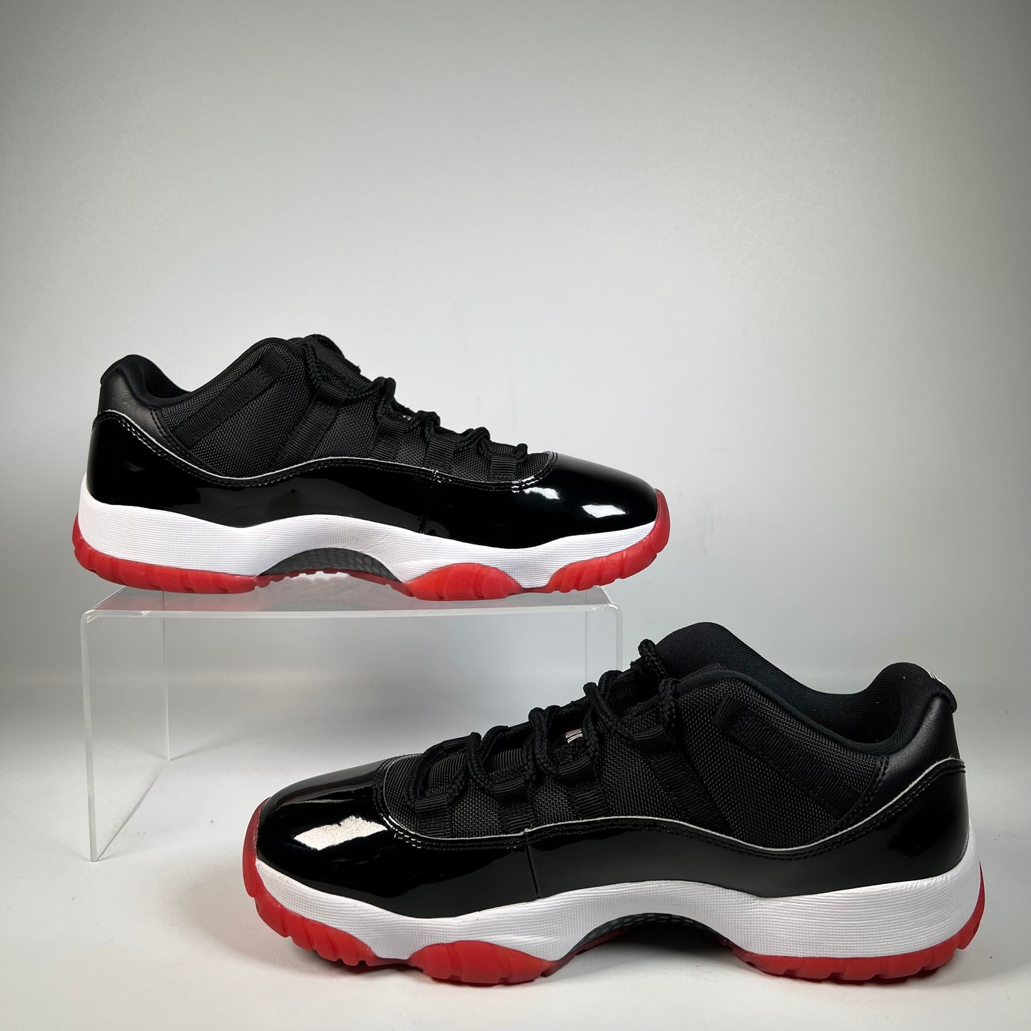 Jordan 11 Low Bred (2025) Size 10.5 USED s22375