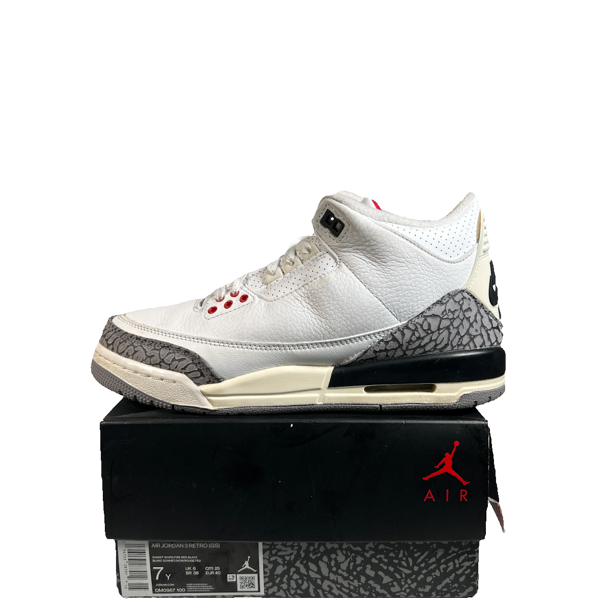 Jordan 3 White Cement Reimagined (2022) Size 7Y USED s22825