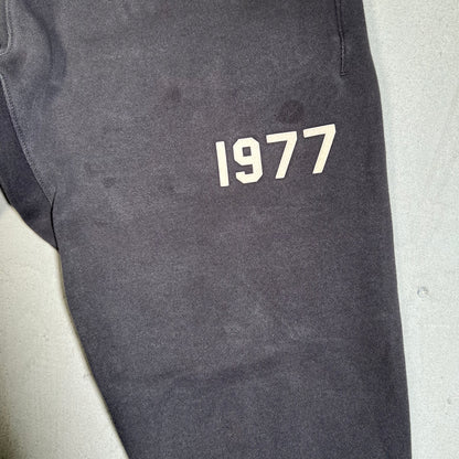 Essentials Fear of God FOG 1977 Dark Grey Sweatpants Size Small USED x17666