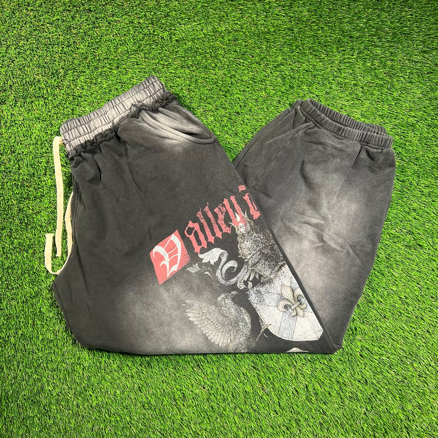 Vale Forever Black Washed Mid Evil Sweatpants Size Large NEW x16421