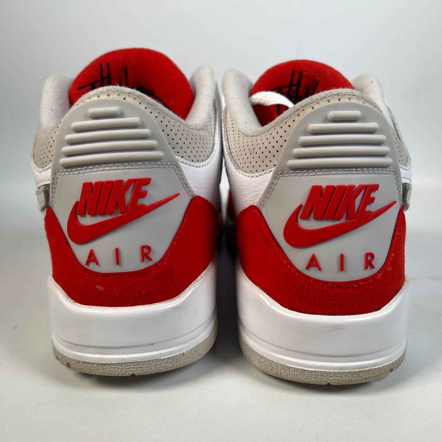 Jordan 3 Tinker White University Red (2019) Size 8.5 USED S21541