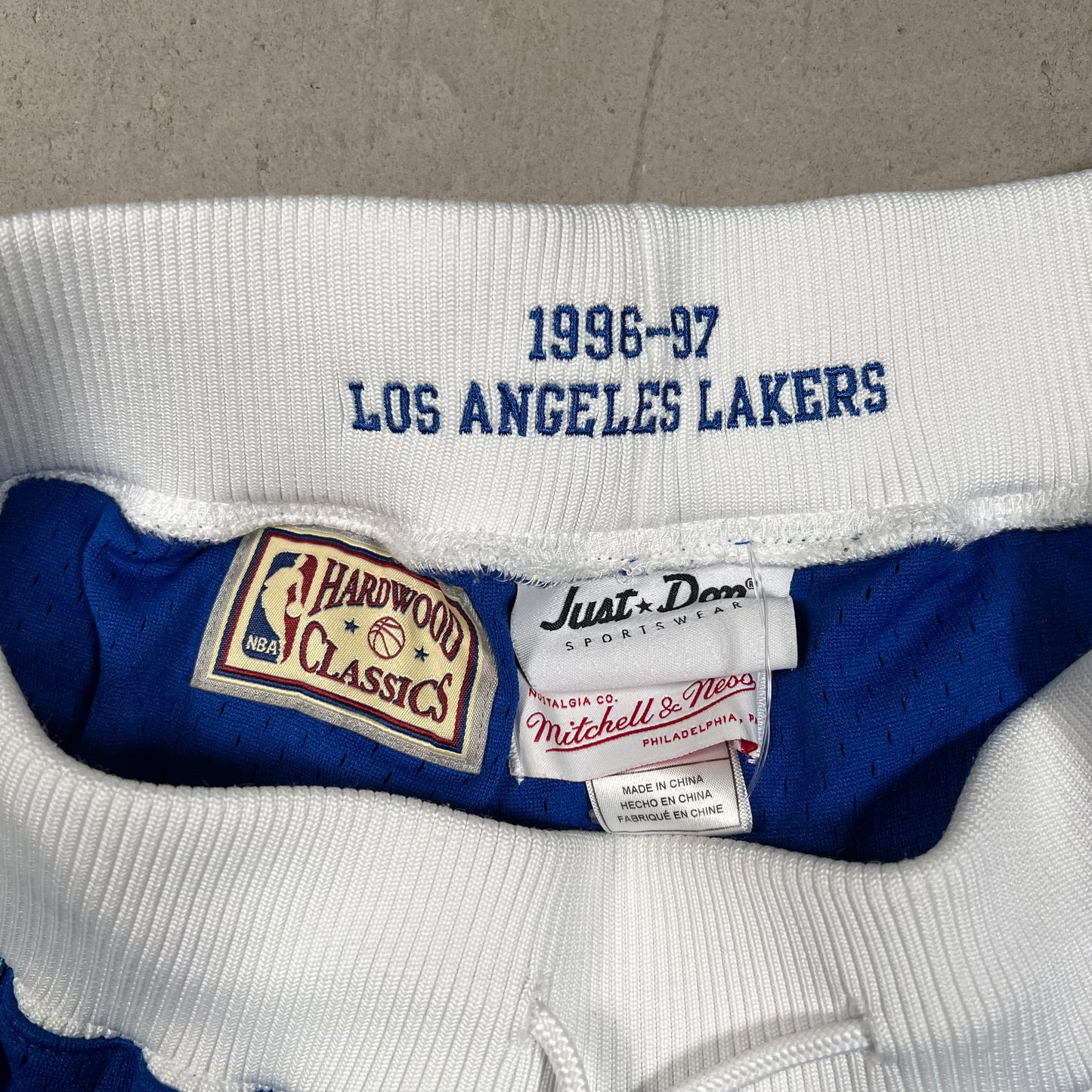 Just Don Mitchell & Ness Los Angeles Lakers Blue/White Shorts Size Large USED x17595