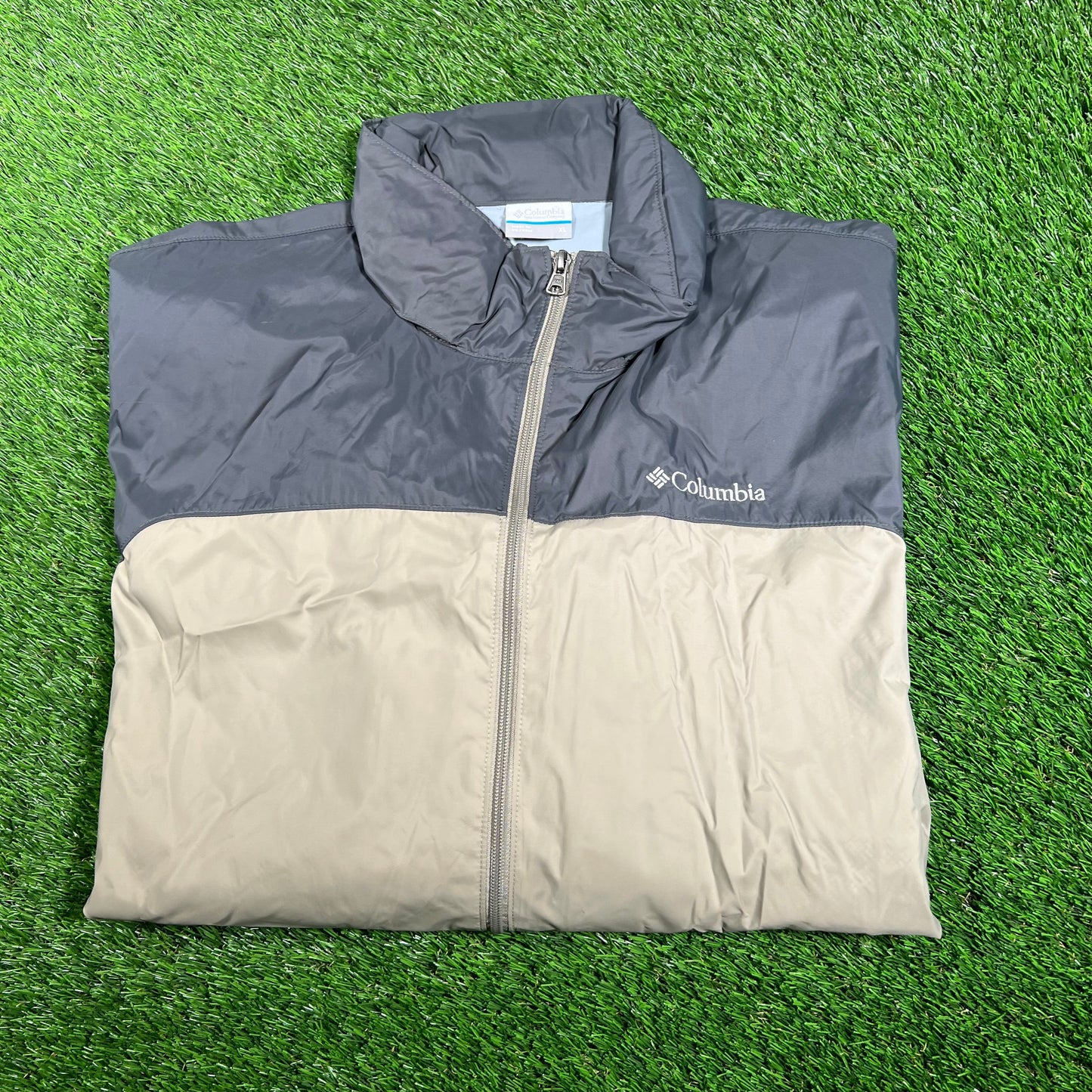 Columbia Beige/Grey Full Zip Windbreaker Size XL USED v17842